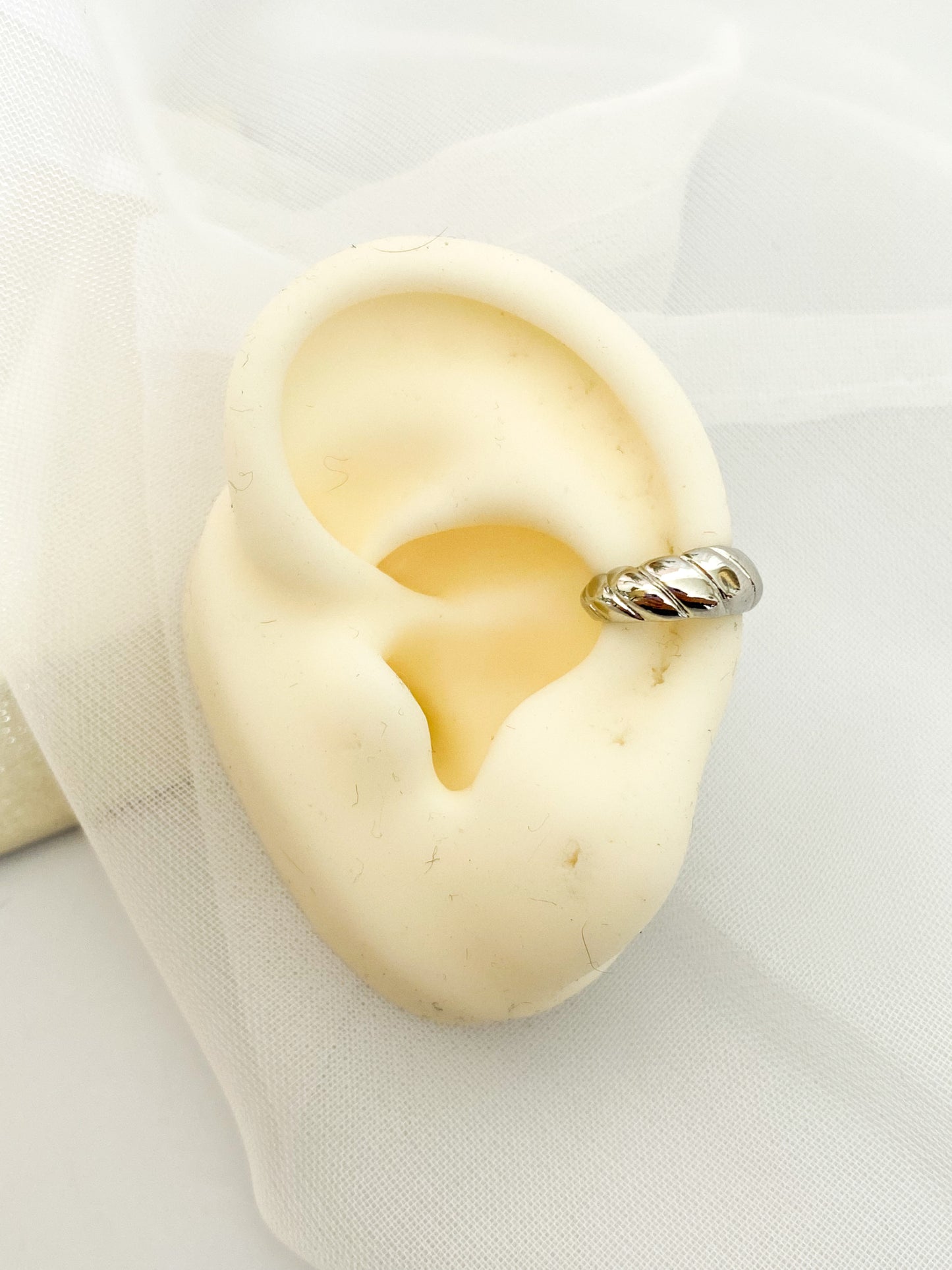Earcuff Croissant, Arete a presión, Arete con diseño Twist