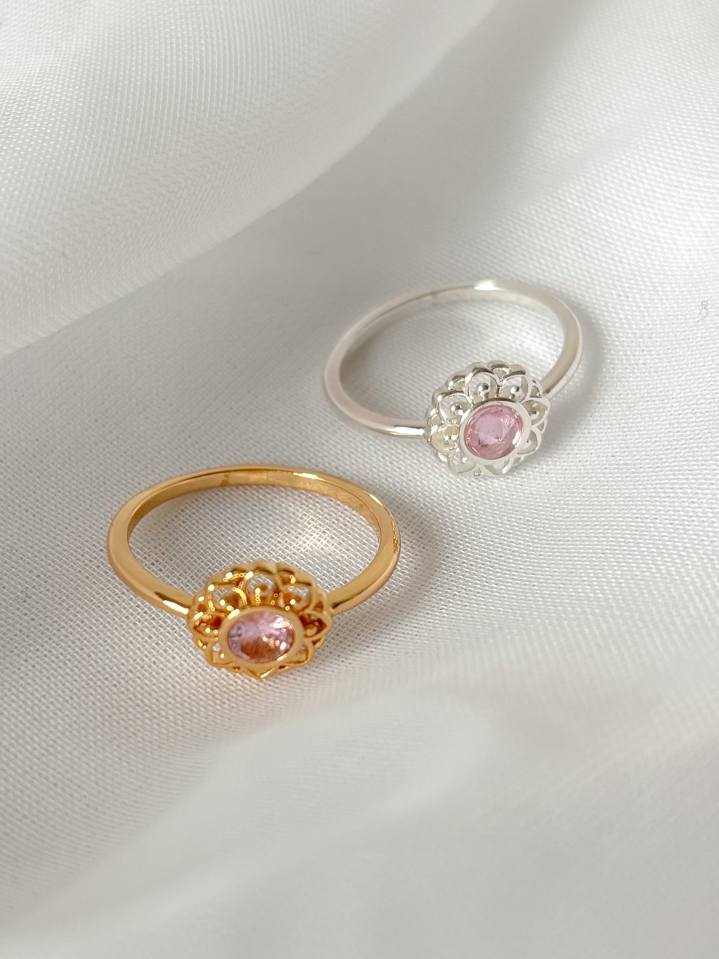 Anillo Flor, Anillo con forma de Flor con Piedra Rosada, Acero Inoxidable
