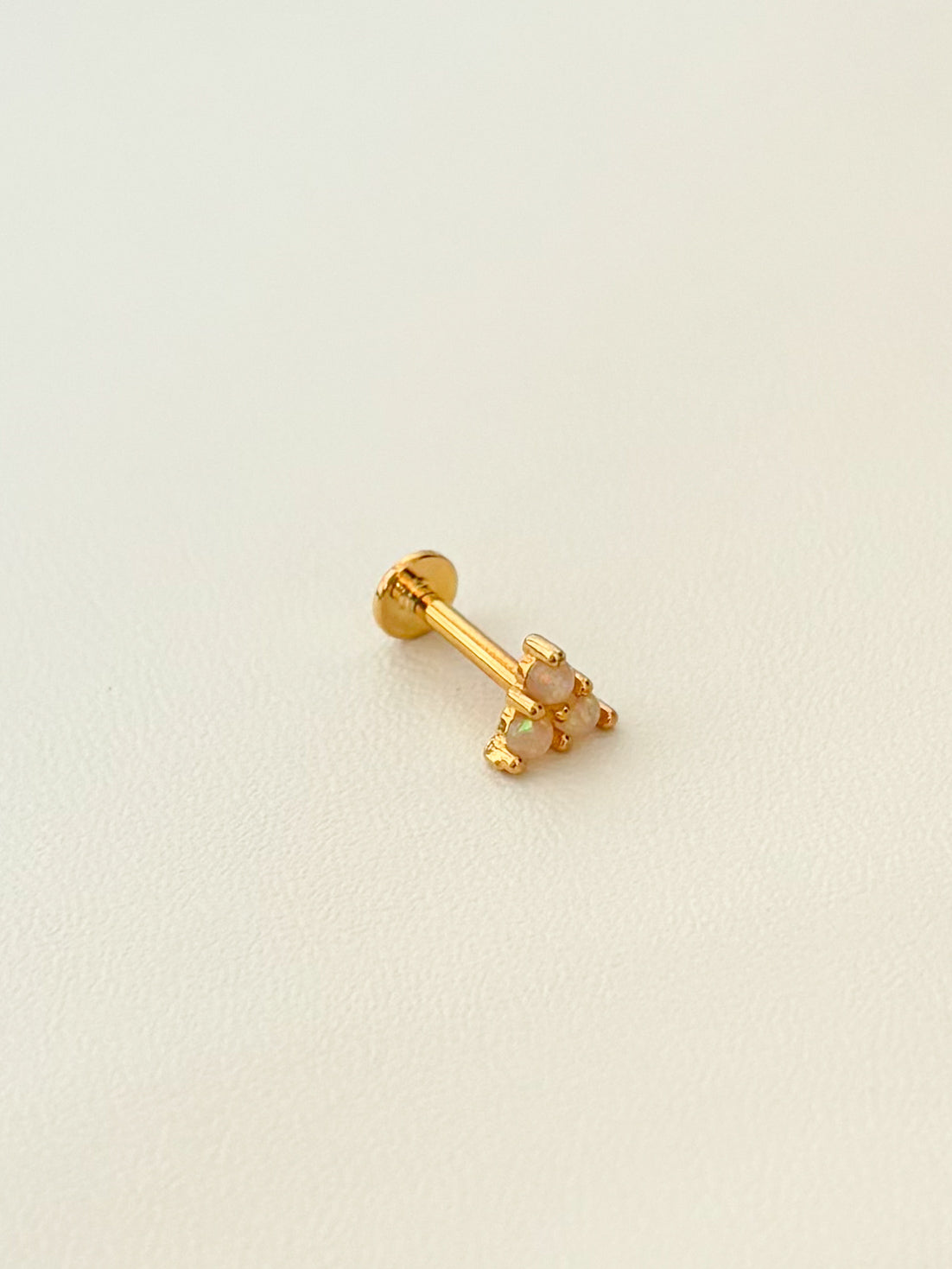Piercing Ópalos, Tres Ópalos, Piercing con Tope Plano, Acero Quirúrgico