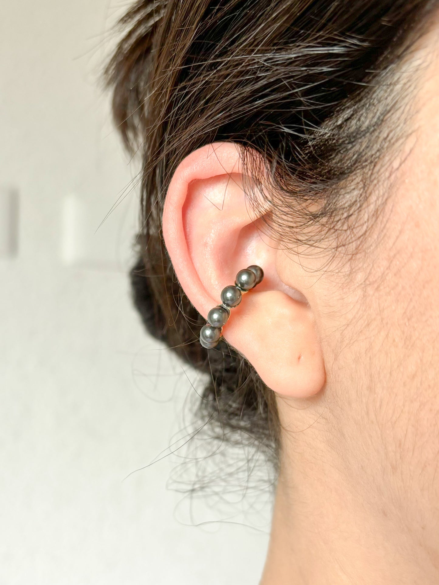 Earcuff Perlas Negras, Arete a Presión, Acero Inoxidable