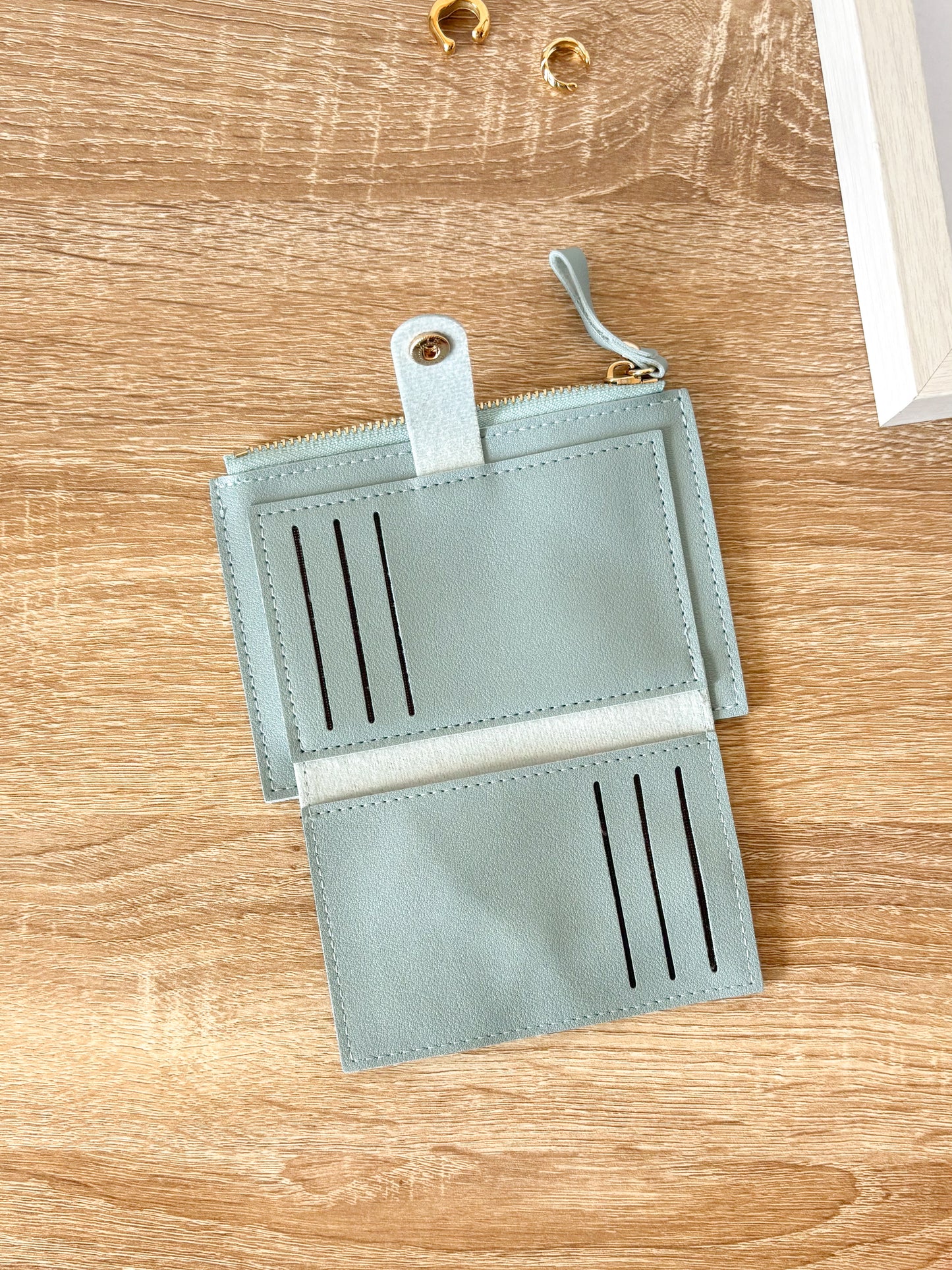Tarjetero Nila, Tarjetero con Broche, Organizador de tarjetas, Cuerina