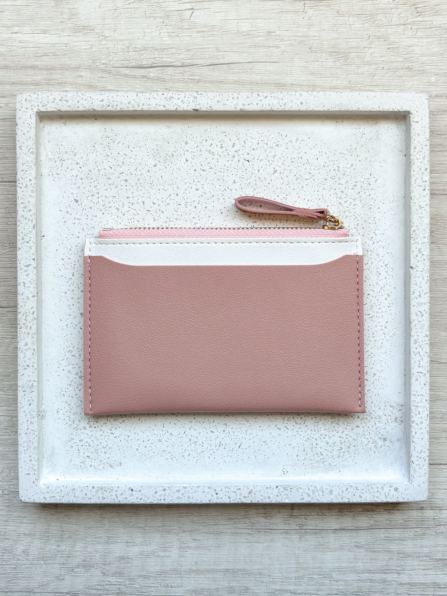 Tarjetero Bria Peach Personalizado, Tarjetero con Ventana para Identificación, Cuerina