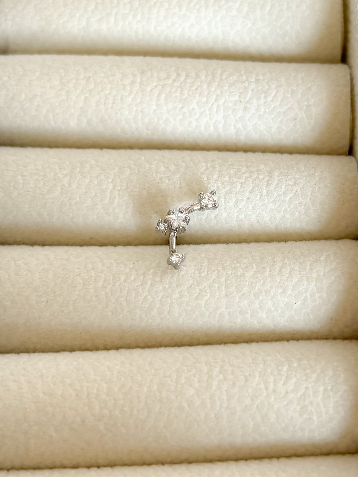Piercing Climber Estrellas, Piercing Minimalista, Estrellas en Linea, Acero Quirúrgico