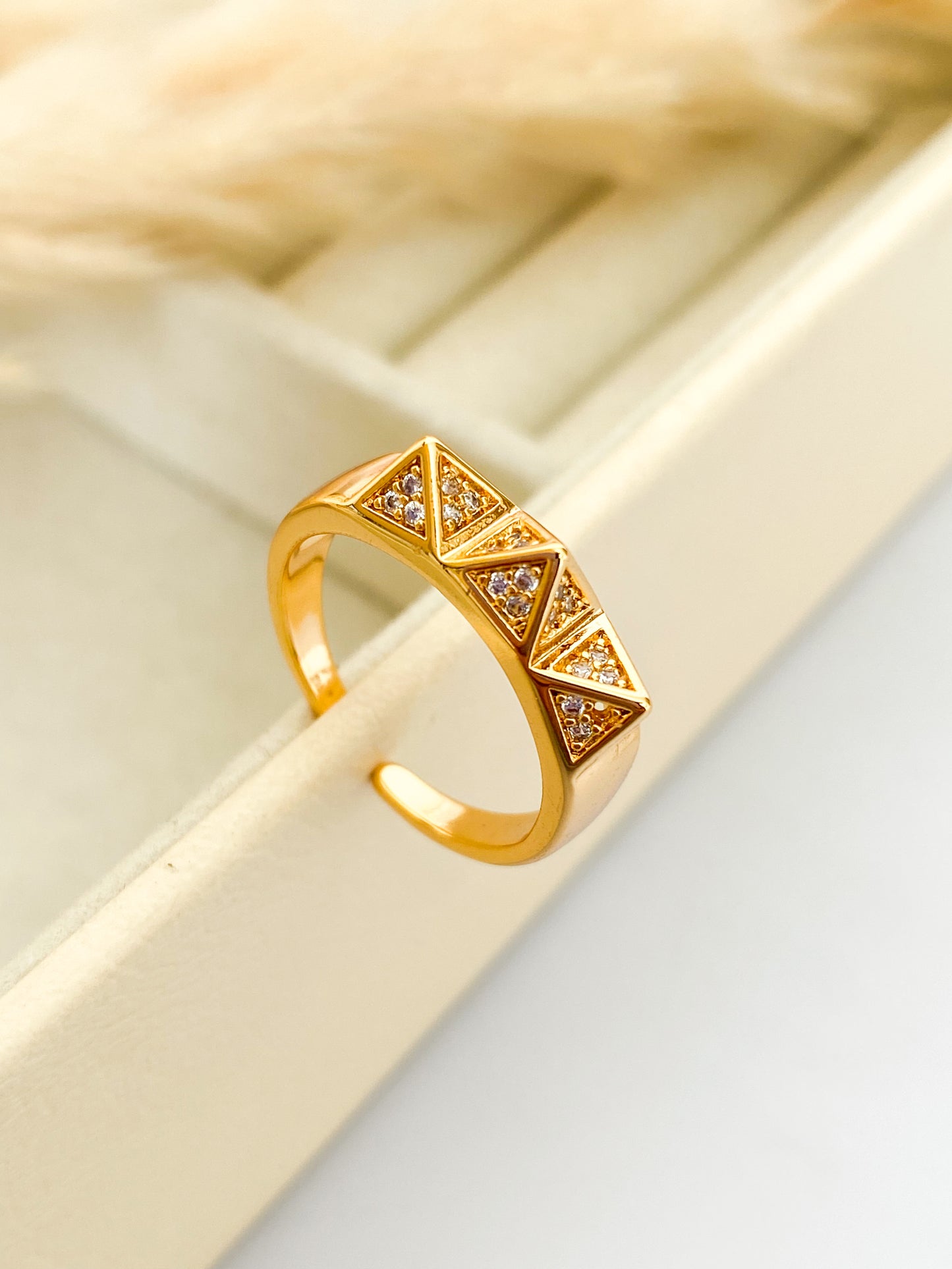 Anillo Púas Cuadradas, Anillo Dorado con Zirconías, Acero Inoxidable